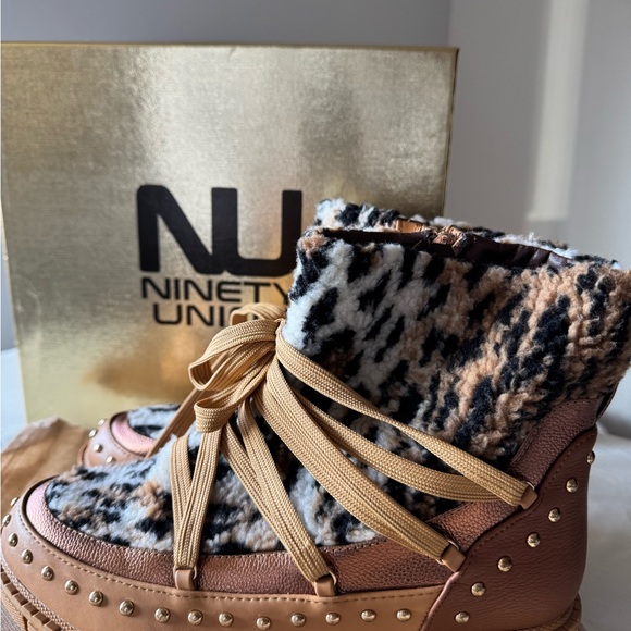 Women's Brown and Black Boots - Picture 8 of 14